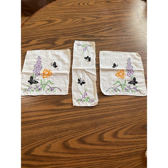 Tea towels and embroidered pieces vintage cottage core - Picture 15 of 15